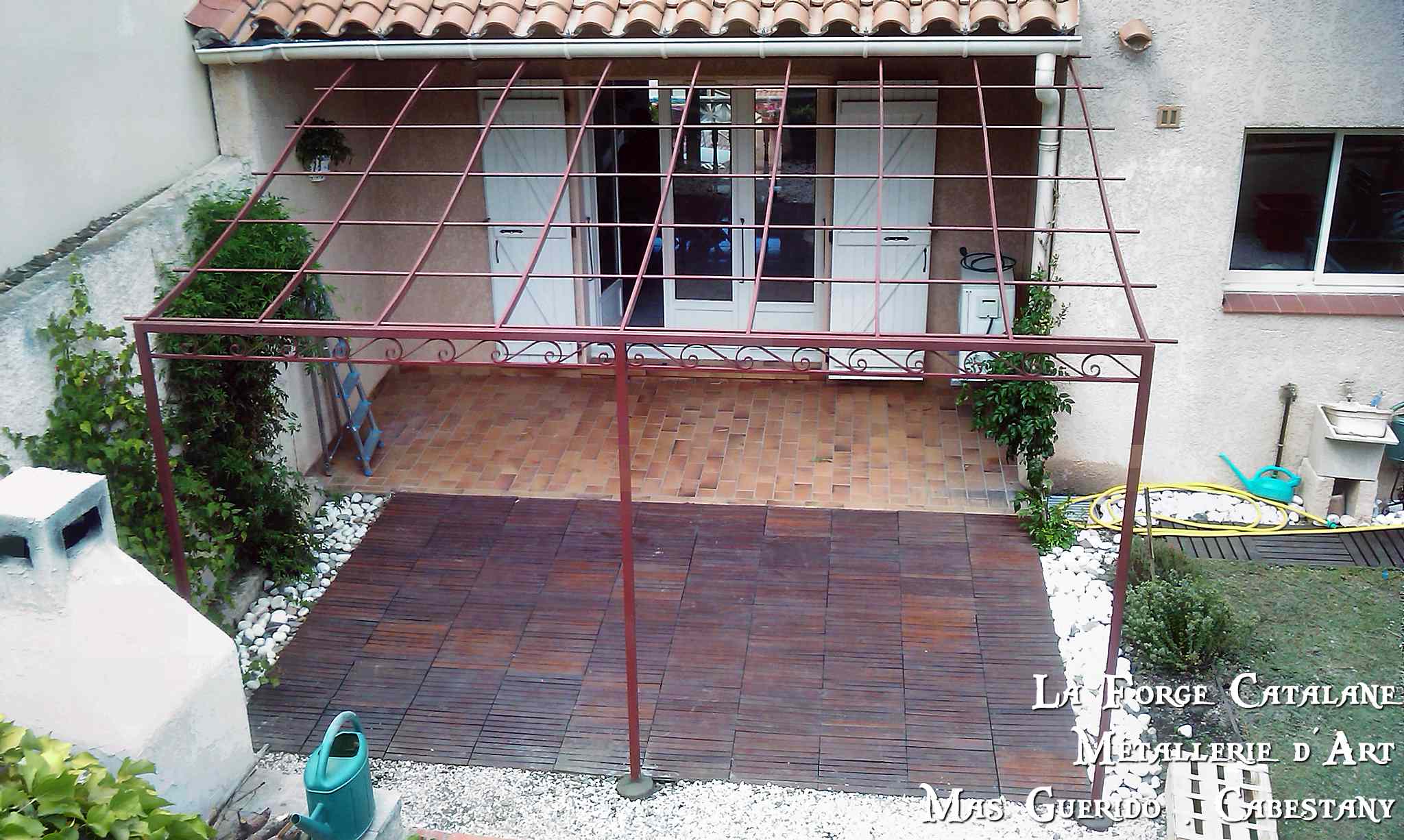 terrasse pergola demi chapeau gendarme fer Forge Catalane Cabestany.jpg